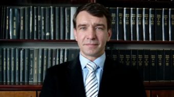 Hráčske zmluvy v hokeji: Štát a SZĽH by na túto neférovosť, ktorá je zároveň porušovaním zákona, mali primerane reagovať!