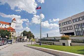 Otvorený list hokejovej a futbalovej hráčskej asociácie poslancom NR SR
